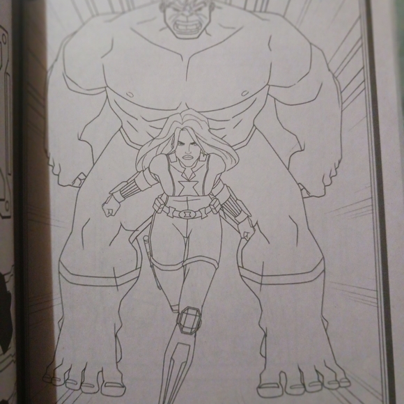 Marvel The Mighty Avengers 448 Pages  Thick Coloring book 2018 - Picture 9 of 9